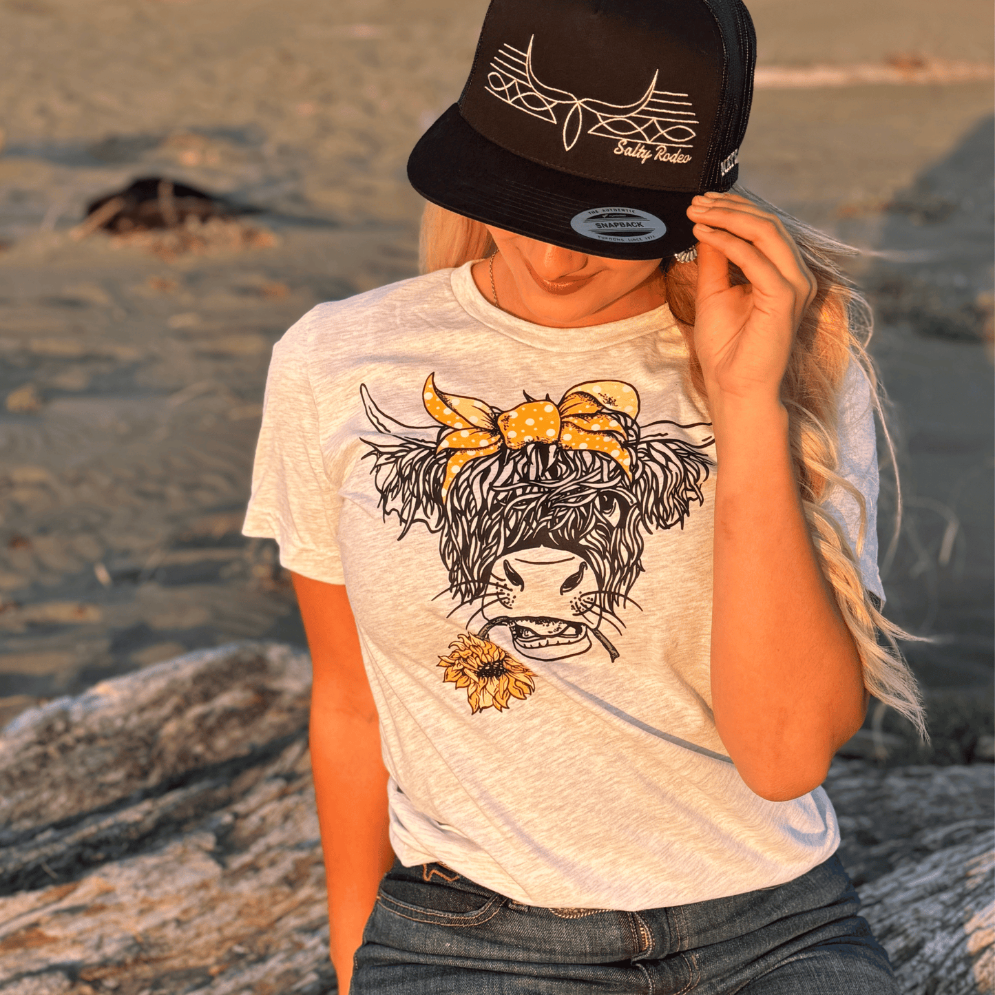 Daisy Mae Highlander Cow with Bow Ash Gray Graphic Tee